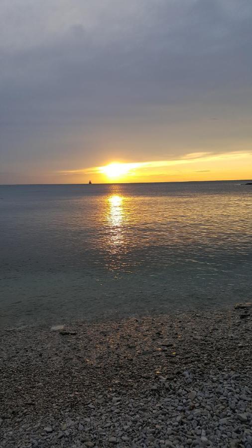 Apartment Tomas Near The Beach بولا المظهر الخارجي الصورة